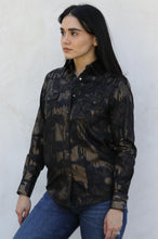 Load image into Gallery viewer, Womens Modern Fit Stretch Foil Fashion Shirt
