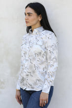 Load image into Gallery viewer, Womens Modern Fit Stretch Foil Fashion Shirt
