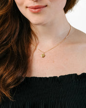 Load image into Gallery viewer, North Star Necklace - Gold
