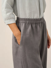 Load image into Gallery viewer, 100% Linen Classic Ankle Pants ZOE

