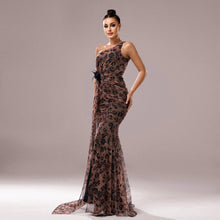 Load image into Gallery viewer, One-shoulder Diagonal Collar Leopard Sequined Evening Dress
