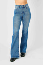 Load image into Gallery viewer, Judy Blue Full Size Hw Classic Flare Jeans
