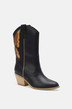 Load image into Gallery viewer, Beast Fashion Butterfly Cut : Detail Point Toe Boots
