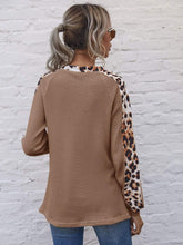 Load image into Gallery viewer, Leopard Panel Waffle Knit V Neck Sweater
