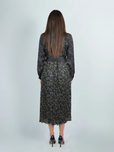 Load image into Gallery viewer, Two Tone Non-Waisted Pleated Dress
