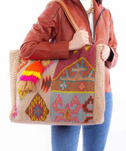 Load image into Gallery viewer, Scully Coastal Charm - Women's Beach Bag
