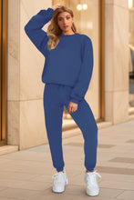 Load image into Gallery viewer, Women's Oversized Drop-Shoulder Sweatshirt &amp; Jogger Pants Sweatsuit Set
