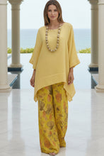 Load image into Gallery viewer, Women's Solid Linen-Style Tunic Top &amp; Watercolor Floral Wide-Leg Pants Set
