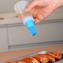 Load image into Gallery viewer, Barbecue Oil Brush Oil Dispenser with Brush High Temperature Resistant Silicone Seasoning Bottle Brush Kitchen Baking Gadgets  Barbecue Oil Brush Portable Oil Brush Temperature Resistant Silicone Oil Brush
