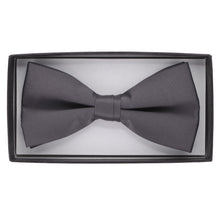 Load image into Gallery viewer, Vittorio Farina Classic Bow Tie
