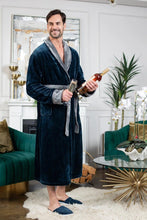 Load image into Gallery viewer, Cozy Mens Plush Robes – Built for Comfort, Designed to Last
