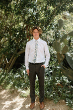 Load image into Gallery viewer, Bellevue Men's Tie
