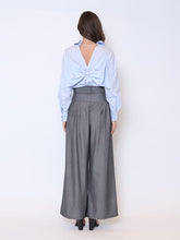 Load image into Gallery viewer, Big Bow Back Pearl Strand BTW Shoulders Top
