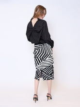 Load image into Gallery viewer, Big Bow Back Pearl Strand BTW Shoulders Top
