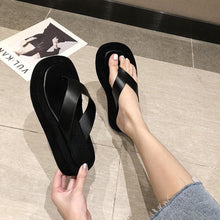 Load image into Gallery viewer, Black White Thick Bottom Flip Flops Women Famous Design Clip Toe Slippers Platform Slides Beach Comfort Thong Style Flip Flops Sandals For Women With Arch Support For Comfortable Walk
