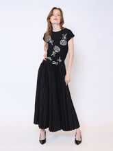 Load image into Gallery viewer, Buckle Detailed High Waist Midi Pleated Skirt
