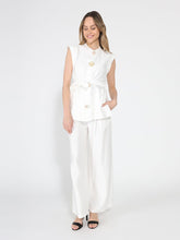 Load image into Gallery viewer, Button detail sleeveless vest
