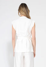 Load image into Gallery viewer, Button detail sleeveless vest
