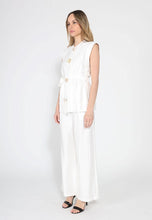 Load image into Gallery viewer, Button detail sleeveless vest
