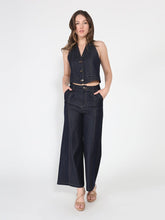 Load image into Gallery viewer, Button down halter neck sleeveless vest
