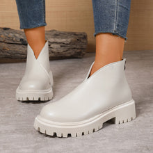 Load image into Gallery viewer, Women’s Plus-Size Chunky-Heeled Ankle Boots

