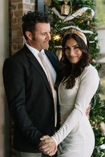 Load image into Gallery viewer, Gold Velvet Knotted Headband
