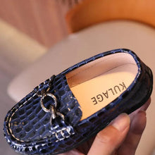 Load image into Gallery viewer, Chic Toddler Leather Kicks
