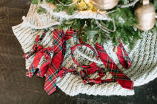 Load image into Gallery viewer, Classic Christmas Boys Tie

