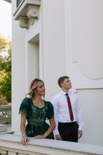 Load image into Gallery viewer, Classic Christmas Men’s Tie
