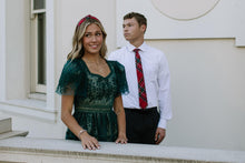 Load image into Gallery viewer, Classic Christmas Men’s Tie
