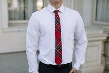Load image into Gallery viewer, Classic Christmas Men’s Tie
