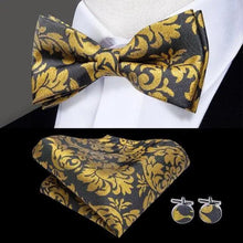 Load image into Gallery viewer, Classic Green Bow Ties Men Silk Butterfly Tie  With Pocket Square And Cufflinks Set For Men Elegant Design Wedding Party Bowties Solid Color Gentleman Bow Tie And Pocket Square Cufflink Set
