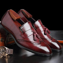 Load image into Gallery viewer, Classic Leather Tassel Loafers
