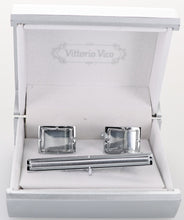 Load image into Gallery viewer, Vittorio Vico Plain Gold Cufflinks &amp; Tie Bar Set
