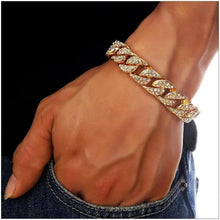 Load image into Gallery viewer, Clyde Elegance Gold Bracelet
