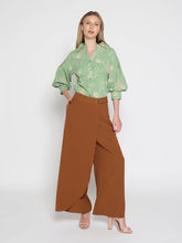 Load image into Gallery viewer, Collared Puff Sleeve Patterned Shirt
