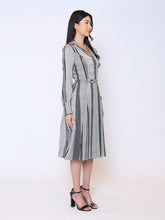 Load image into Gallery viewer, Color Block Satin Lapel Collared Belted Dress
