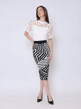 Load image into Gallery viewer, Contrast Zebra Print Back Slit Mini Knit Skirt
