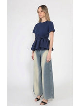 Load image into Gallery viewer, Crew Neck Oversized Bow Top
