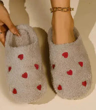 Load image into Gallery viewer, Cushy Heart Top Fluffy Slippers
