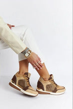 Load image into Gallery viewer, Solea Chestnut Sneakers
