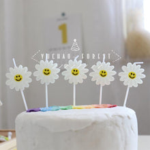 Load image into Gallery viewer, Cute Birthday Candle Daisy Birthday Candles Kids With Smiley Faces Children's Birthday Candles Birthday Cake Decorations Themed Party Supplies Lovely Flower Candles Daisy Shape
