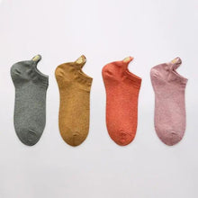 Load image into Gallery viewer, Cute Heart Design 4 Pairs Socks For Women Fashion Spring Cotton Modern Girls Casual Outdoor Socks For Women
