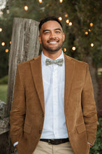 Load image into Gallery viewer, Cypress Meadow  - Men's Pre-tied Bow Tie
