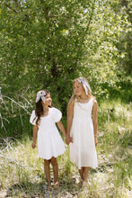 Load image into Gallery viewer, Daisy Lady Hair Bow
