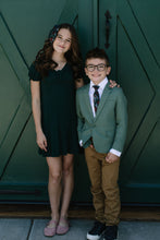 Load image into Gallery viewer, Dashing Floral Boys Tie
