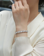 Load image into Gallery viewer, Large Gravitational Pull - A Fashionable And Light Luxury Jewelry Silver Bracelet Set With Top-quality Moissanite, S925 Silver-plated Platinum
