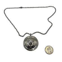 Load image into Gallery viewer, Dungeons &amp; Dragons Jewelry - Amulet of Health
