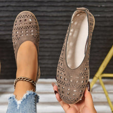 Load image into Gallery viewer, Women's Chunky Heel Wedge Pumps – Wide Size Full-Grain Leather
