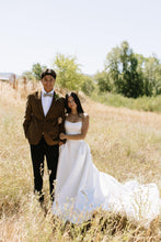 Load image into Gallery viewer, Ebony Tweed Men's Pre-tied Bow Tie
